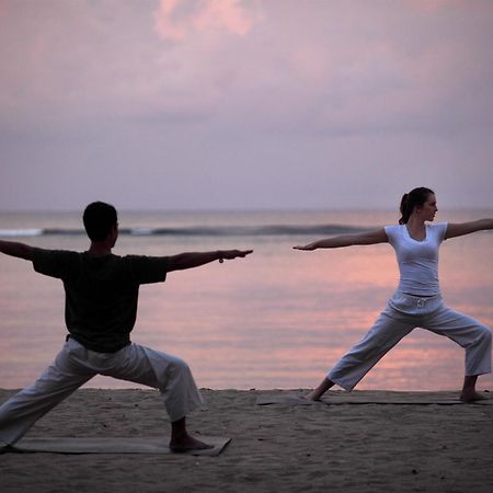 Griya Santrian A Beach Resort And Spa Санур Екстер'єр фото