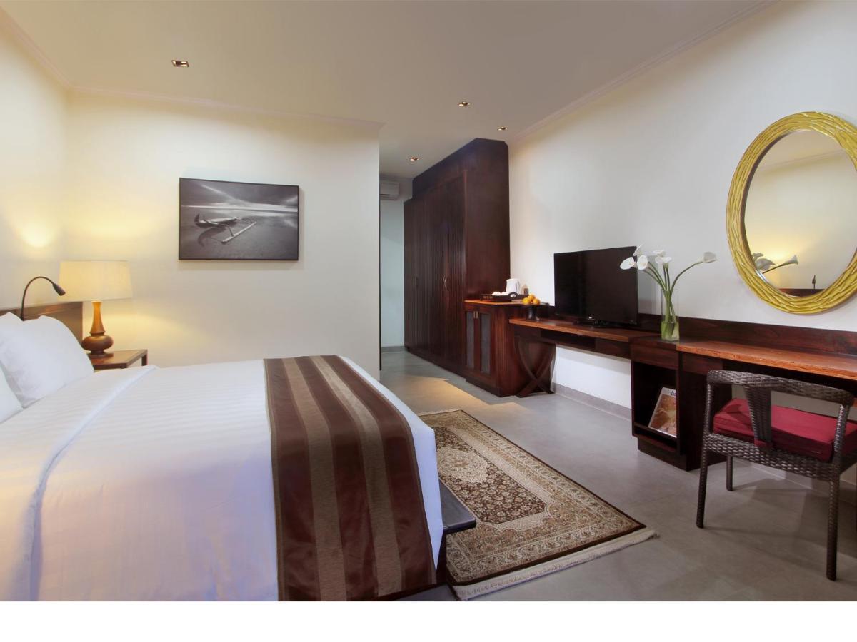 Griya Santrian A Beach Resort And Spa Санур Екстер'єр фото