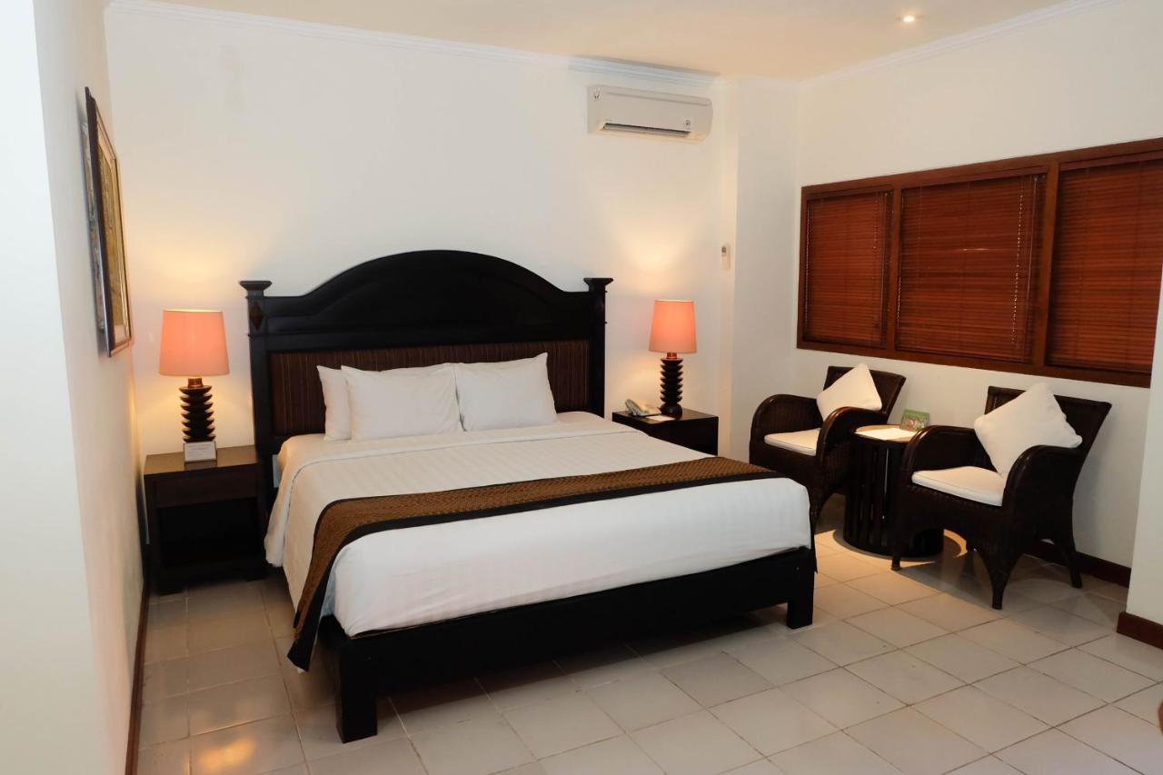 Griya Santrian A Beach Resort And Spa Санур Екстер'єр фото