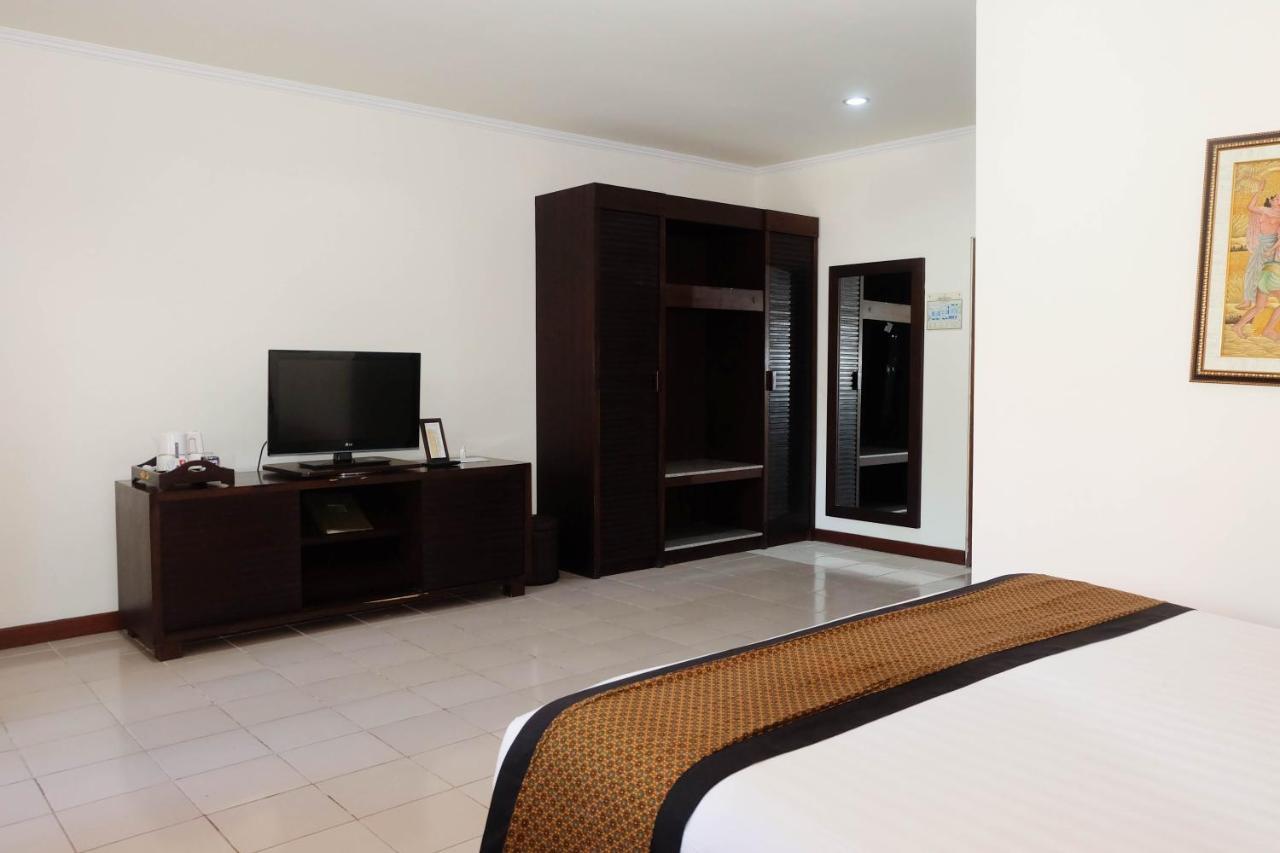 Griya Santrian A Beach Resort And Spa Санур Екстер'єр фото
